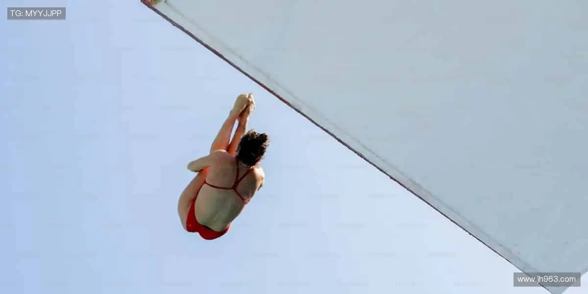 用装备定义实力，让每个动作都无可挑剔！🎾